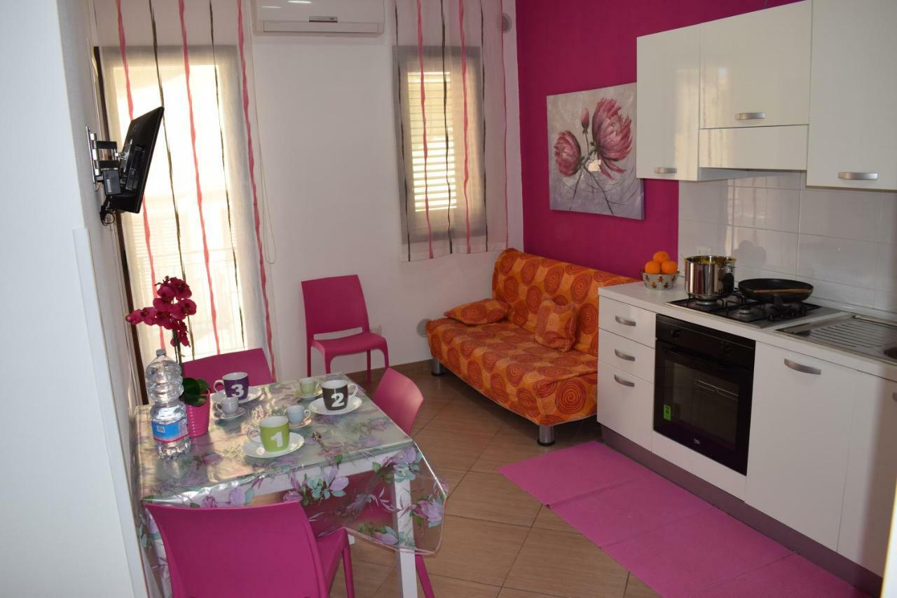 Casa Vacanze Del Golfo 카스텔라마레델골포 외부 사진