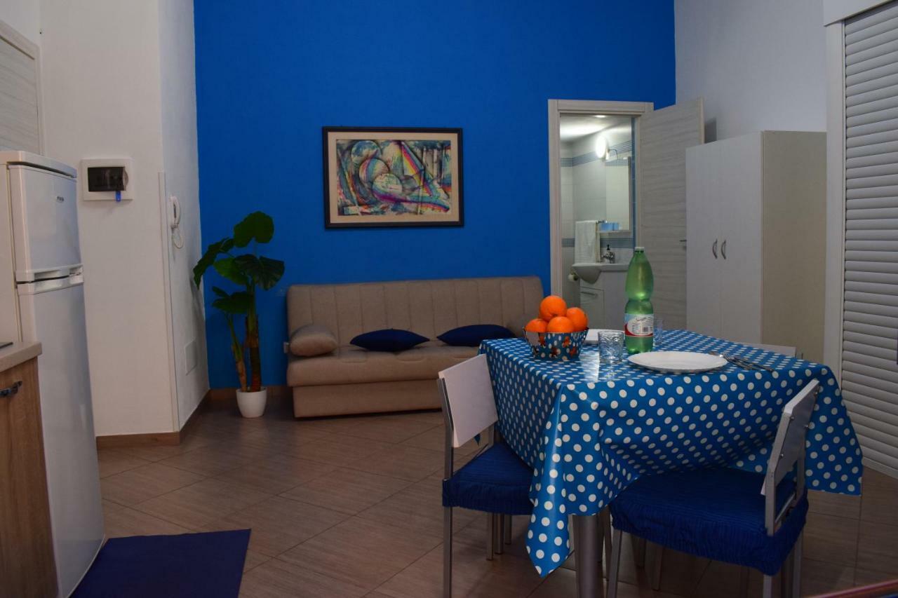 Casa Vacanze Del Golfo 카스텔라마레델골포 외부 사진