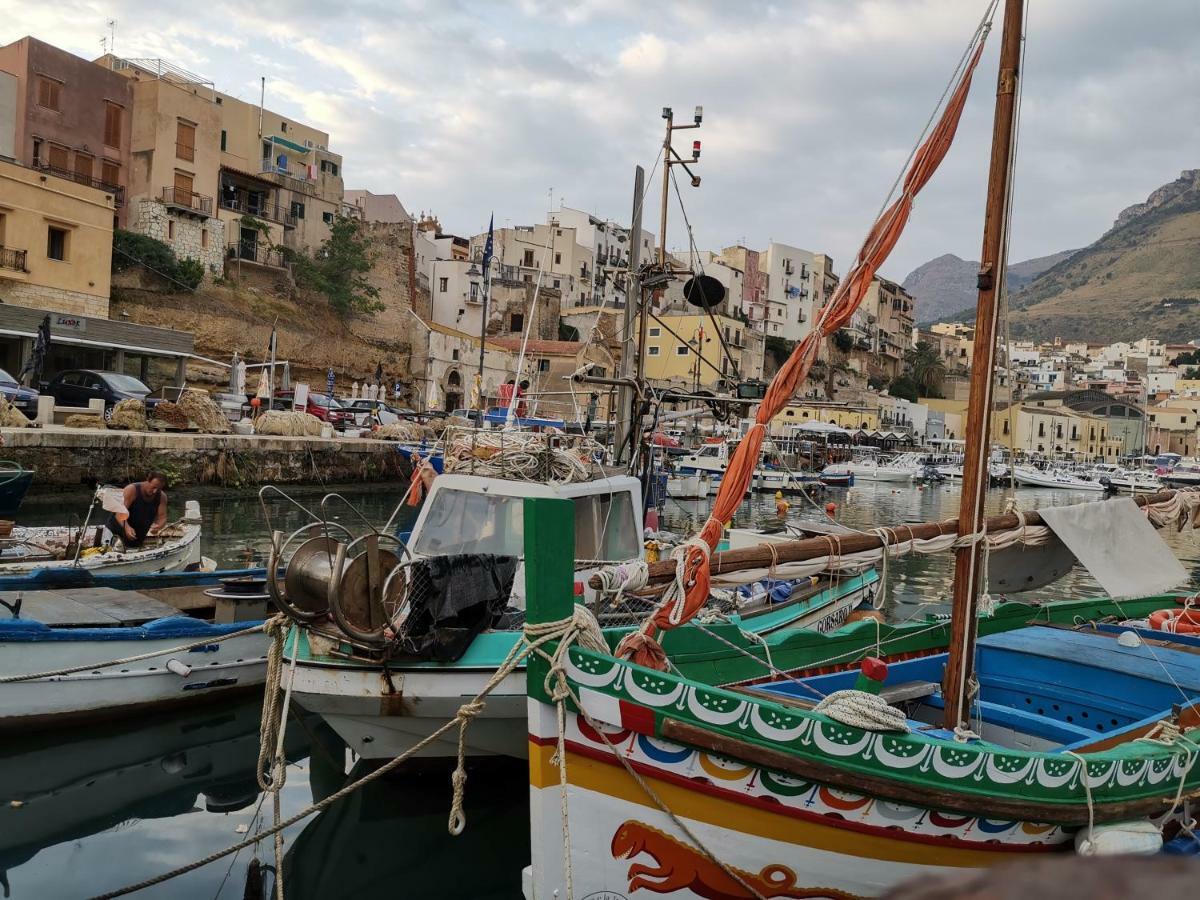 Casa Vacanze Del Golfo 카스텔라마레델골포 외부 사진