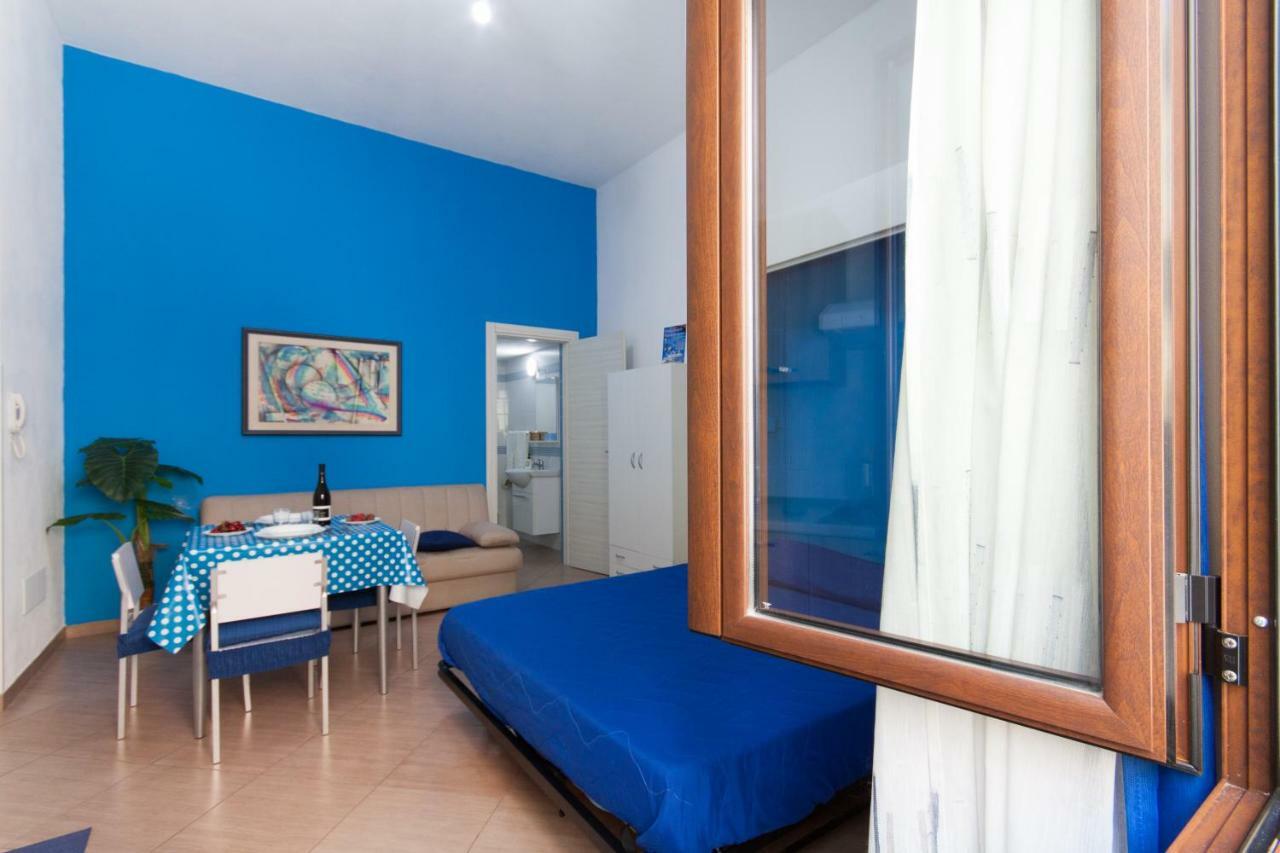Casa Vacanze Del Golfo 카스텔라마레델골포 외부 사진