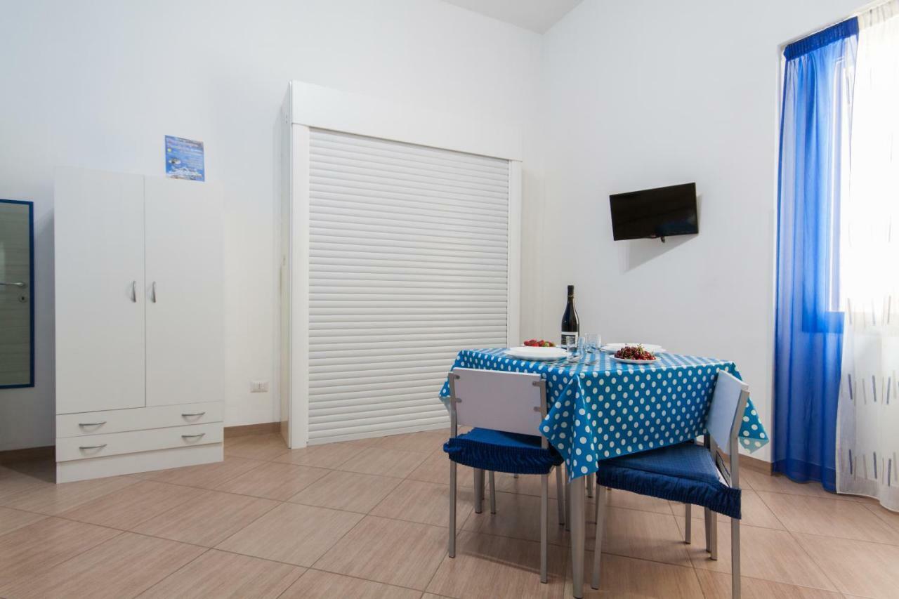 Casa Vacanze Del Golfo 카스텔라마레델골포 외부 사진