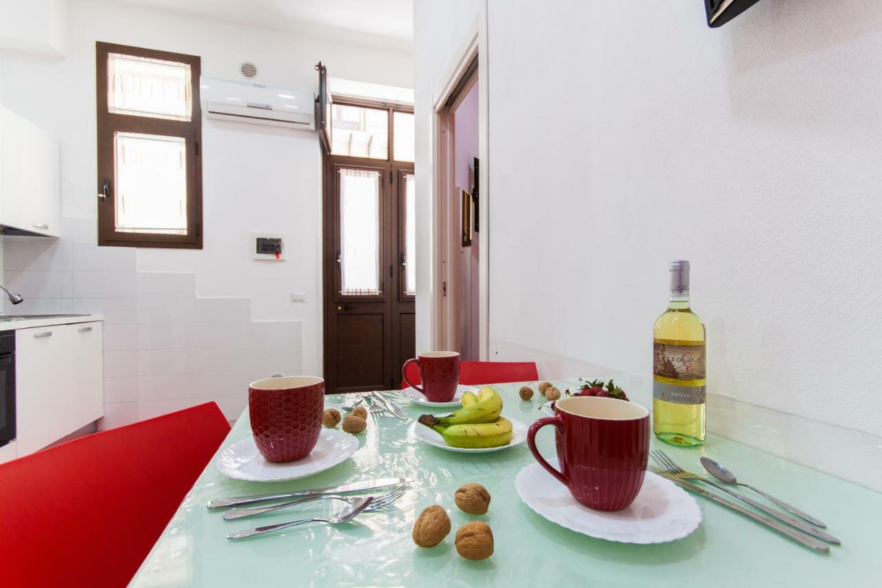 Casa Vacanze Del Golfo 카스텔라마레델골포 외부 사진